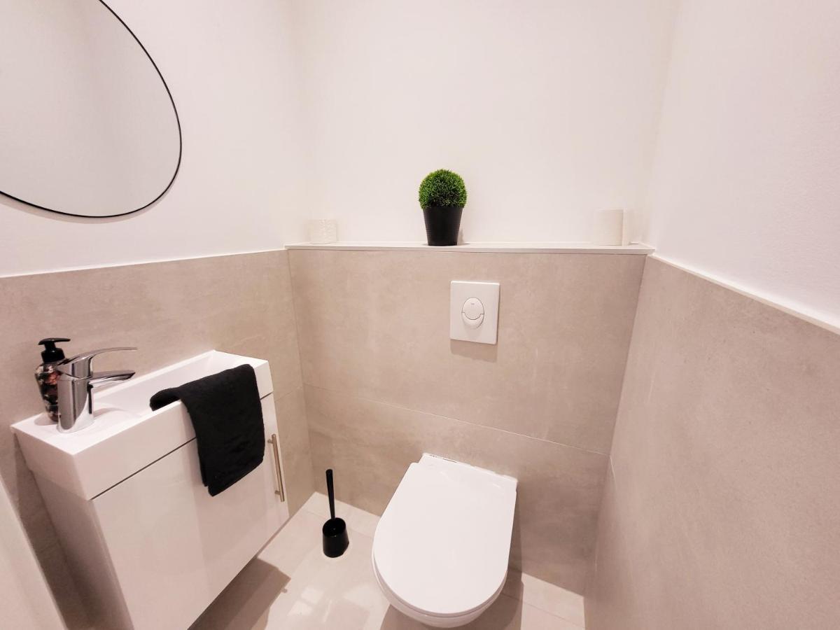 Novara City Apartment Vienna Exterior photo